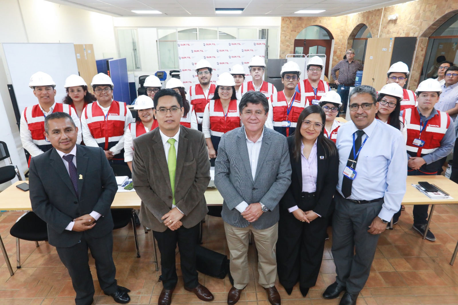 inspectores y funcionarios