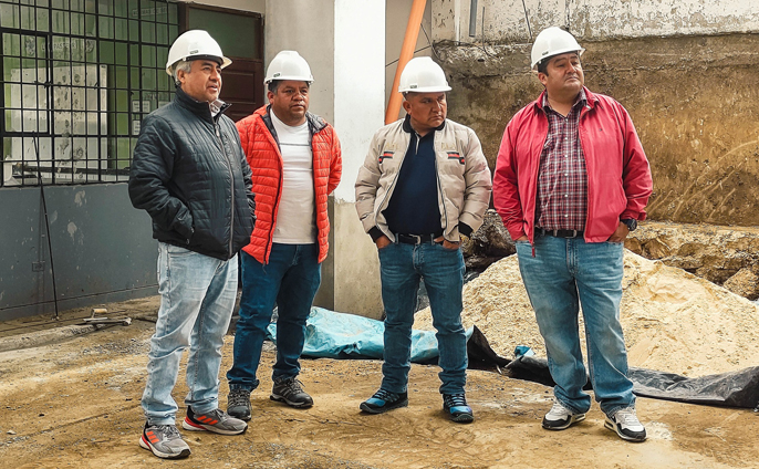 Supervisión inopinada a los trabajos en la i.e. micaela bastidas