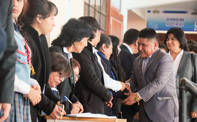 Alcalde provincial participó en la clausura del año escolar en la I.E. JEC Micaela Bastidas