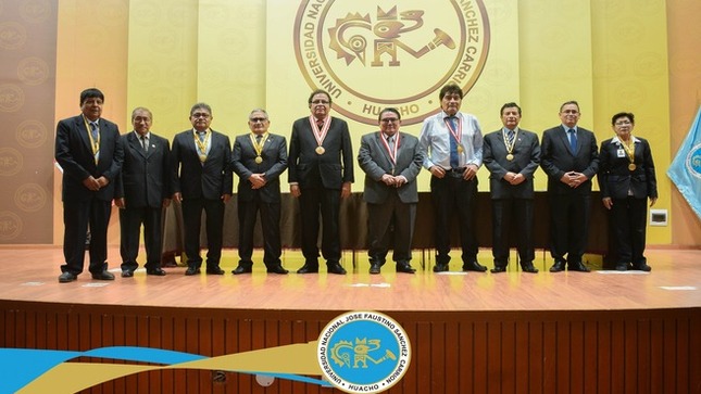 Conmemorando 56 años de dedicación a la formación de futuros profesionales, la Universidad Nacional José Faustino Sánchez Carrión realizó su ceremonia central en el Auditorio Central.