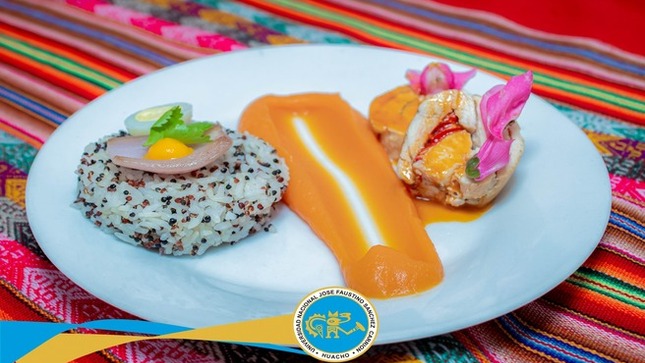Los estudiantes de Turismo y Hotelería del octavo ciclo sección “B” de la Facultad de Ciencias Empresariales llevaron a cabo la "Experiencia Gastronómica  denominada "Sullu Mikhuna".