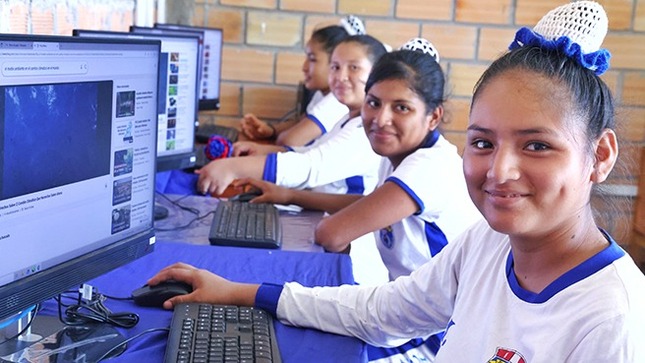 Obtuvo importantes logros en el cierre de brechas digitales y promoción de competencias tecnológicas en zonas rurales.