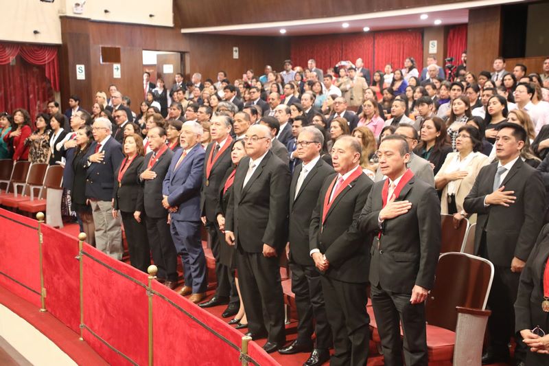 La ceremonia estuvo presidida por el doctor Ricardo Guillermo Vinatea Medina, titular de la Corte de Lima