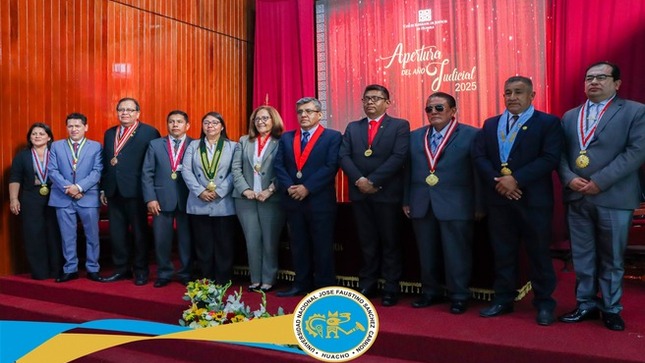 El rector de la UNJFSC, Dr. César Díaz Valladares participó de la ceremonia de inicio del año judicial 2025.