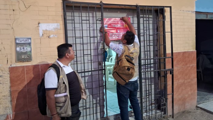 Por carecer de licencia de funcionamiento