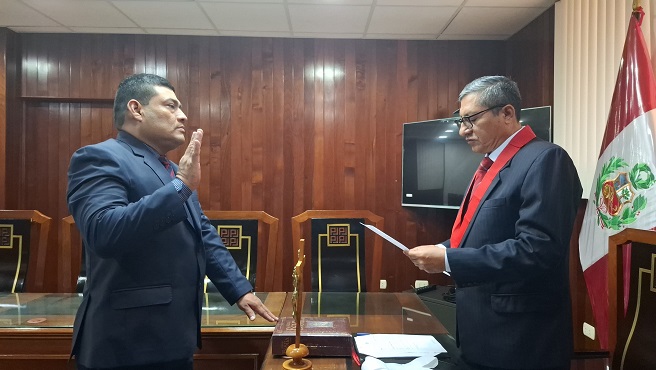 El Presidente de la Corte expresó su confianza en la capacidad profesional de Coronado Zegarra, destacando su compromiso y dedicación para desempeñar este nuevo rol con imparcialidad y rectitud.