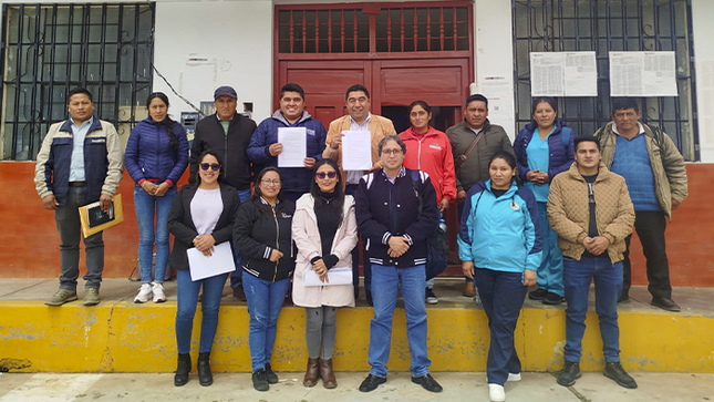 Imagen de la reunión con personal de la RISSC y de la municipalidad de Marcabal.