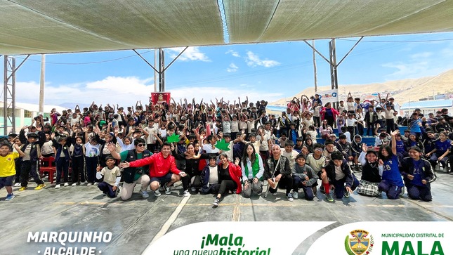 La Municipalidad Distrital de Mala, a través de la Subgerencia de Educación, Cultura y Deporte y en coordinación con la agrupación cultural Grutema Peru presentaron su obra teatral llamada “Ciudadanía Ambiental”
Esto como parte de un convenio para la cooperación cultural, promoción y difusión del arte teatral en nuestro distrito. 
Gracias a la Municipalidad Distrital de Mala y con el apoyo de la Agrupación Cultural GRUTEMA llevaron alegría y diversión a los  niños de la IEP Primaria N.º 20237- La Aguada, quienes disfrutaron de inicio a fin su presentación.
#𝙈𝙖𝙡𝙖, 𝙪𝙣𝙖 𝙣𝙪𝙚𝙫𝙖 𝙝𝙞𝙨𝙩𝙤𝙧𝙞𝙖 