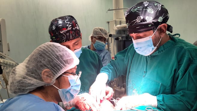 IREN Centro realizó primera cirugía de tórax abierto en paciente oncológica