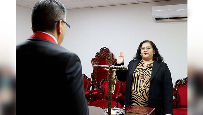 Servidora judicial Ana Silva Palomino juró como Jueza Supernumeraria del Segundo Juzgado Penal Unipersonal Permanente de la Corte Superior de Justicia del Callao.