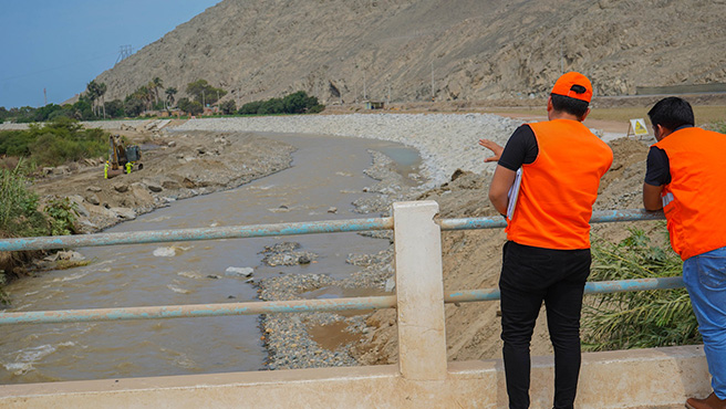Trabajos de la empresa OHLA en el rio Huarmey