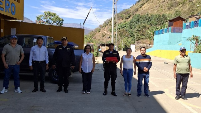 izamiento Dominical del Pabellón Nacional del Perú  