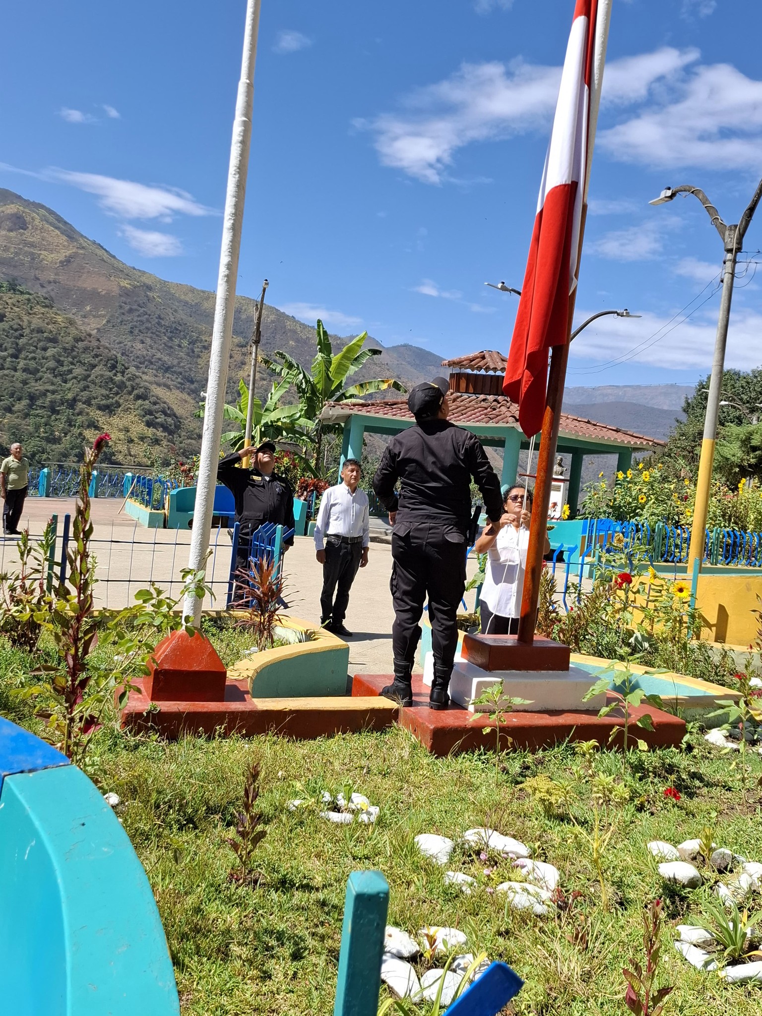izamiento Dominical del Pabellón Nacional del Perú
