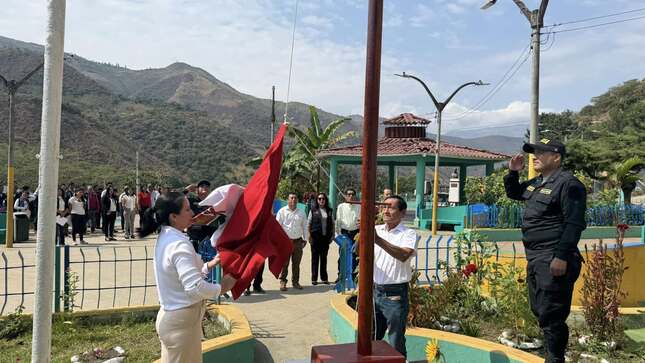  Izamiento Dominical del Pabellón Nacional del Perú 