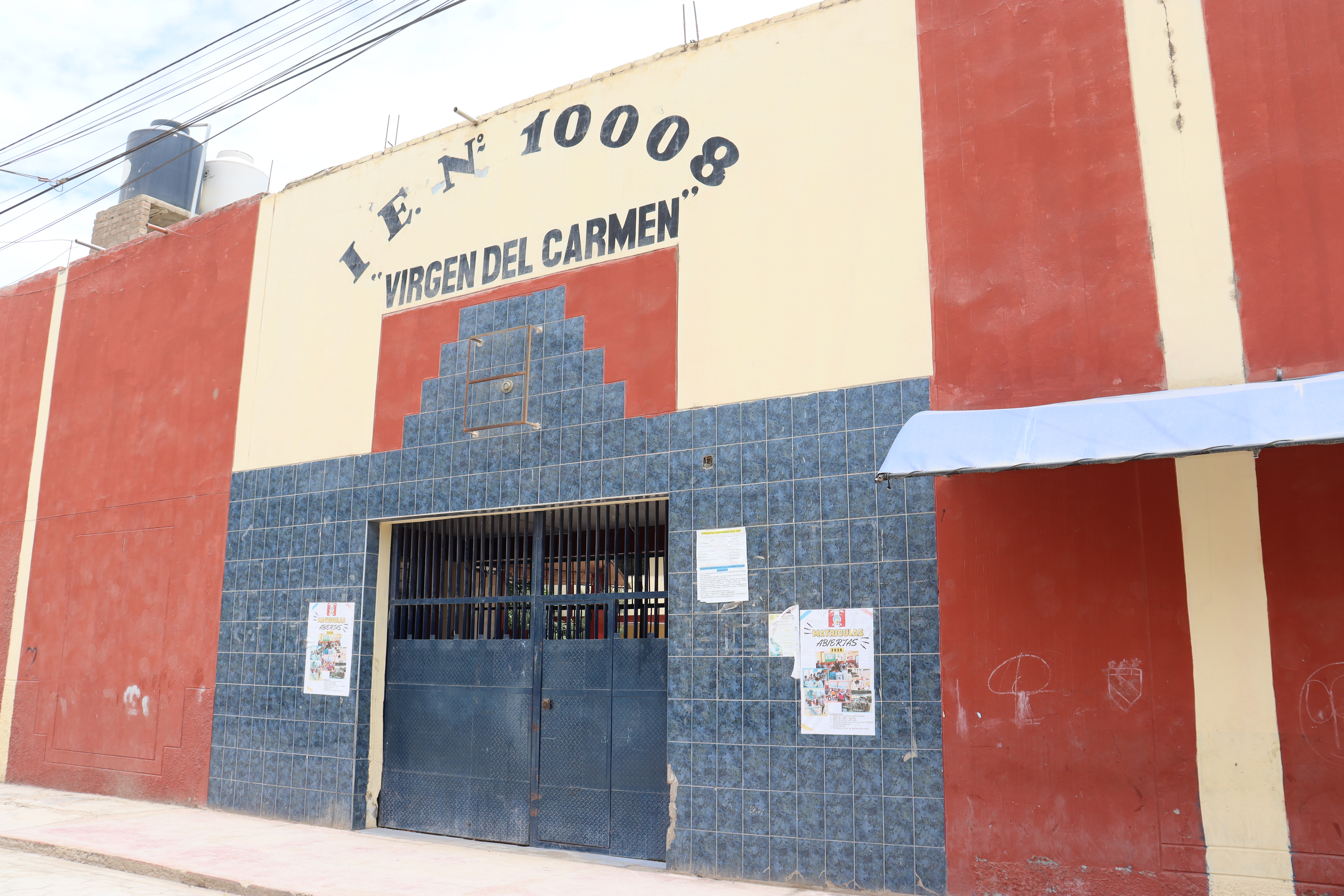 Foto de la fachada del colegio