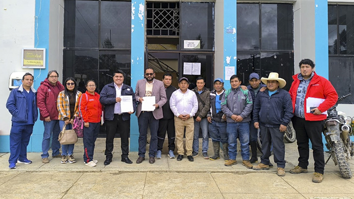 Representantes de la RIS Sánchez Carrion y de la Municipalidad Distrital de Chugay