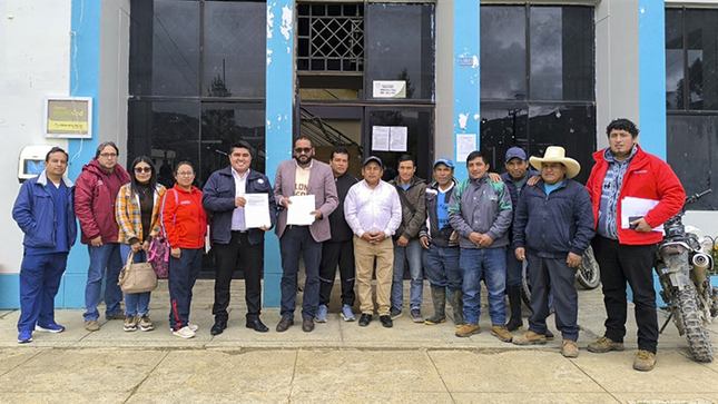 Representantes de la RIS Sánchez Carrion y de la Municipalidad Distrital de Chugay