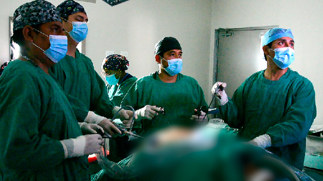 Intervención quirúrgica multidisciplinaria mejora calidad de vida a paciente con obesidad severa y enfermedad renal avanzada