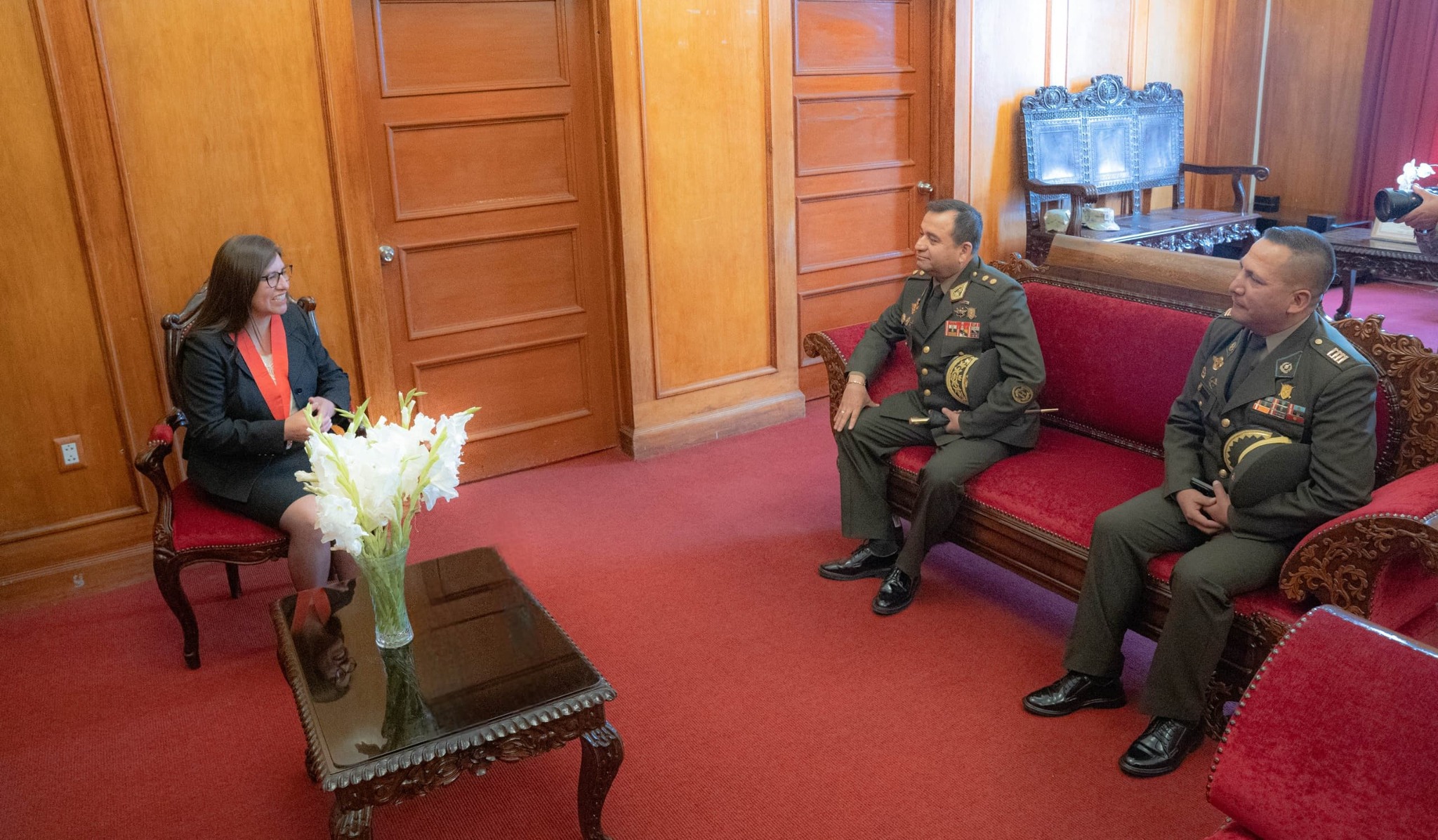 Presidenta de la Corte Superior de Justicia de Cusco recibió la visita protocolar del nuevo Comandante General de la Quinta Brigada de Montaña