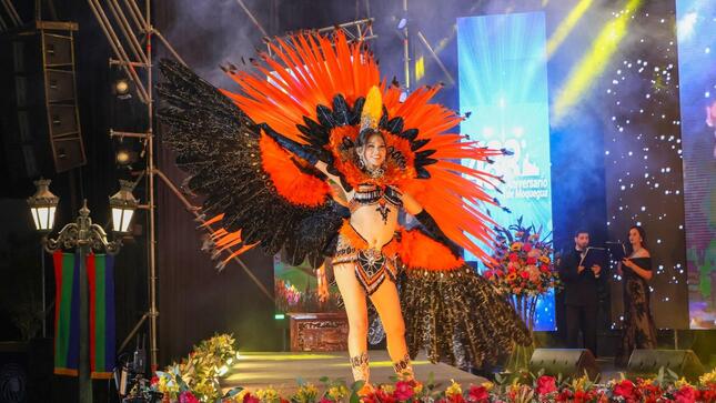 La bella y carismática Ariana Malú Zegarra Cornejo, representante de la belleza del distrito de San Antonio, fue coronada como Señorita Moquegua 2024, luego del veredicto del jurado, en una noche llena de elegancia y algarabía por parte de los asistentes a una de las actividades más importantes por el 483° Aniversario de Moquegua.
