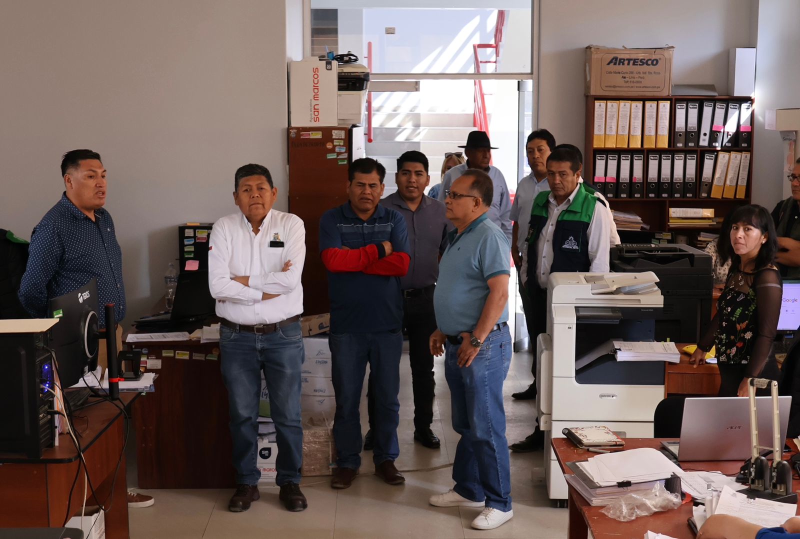 Con el objetivo de asegurar la ejecución efectiva de proyectos y reforzar la gestión municipal, el alcalde provincial de Mariscal Nieto, John Larry Coayla, junto a los regidores Nicolás Sáenz, Sandra Espinoza, Santiago Mamani y Alejandro Vizcarra, llevaron a cabo visitas inopinadas a distintas áreas de la Municipalidad Provincial.