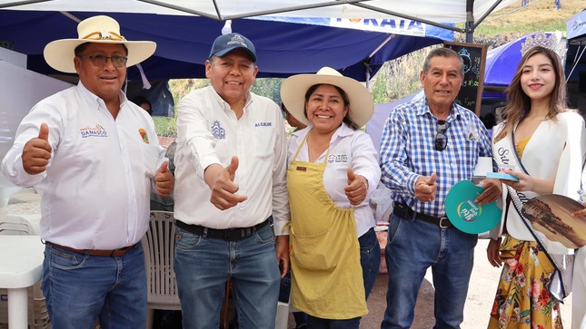 El alcalde provincial de Mariscal Nieto, John Larry Coayla, participó en el XXIII Festival del Damasco Torata 2024,.