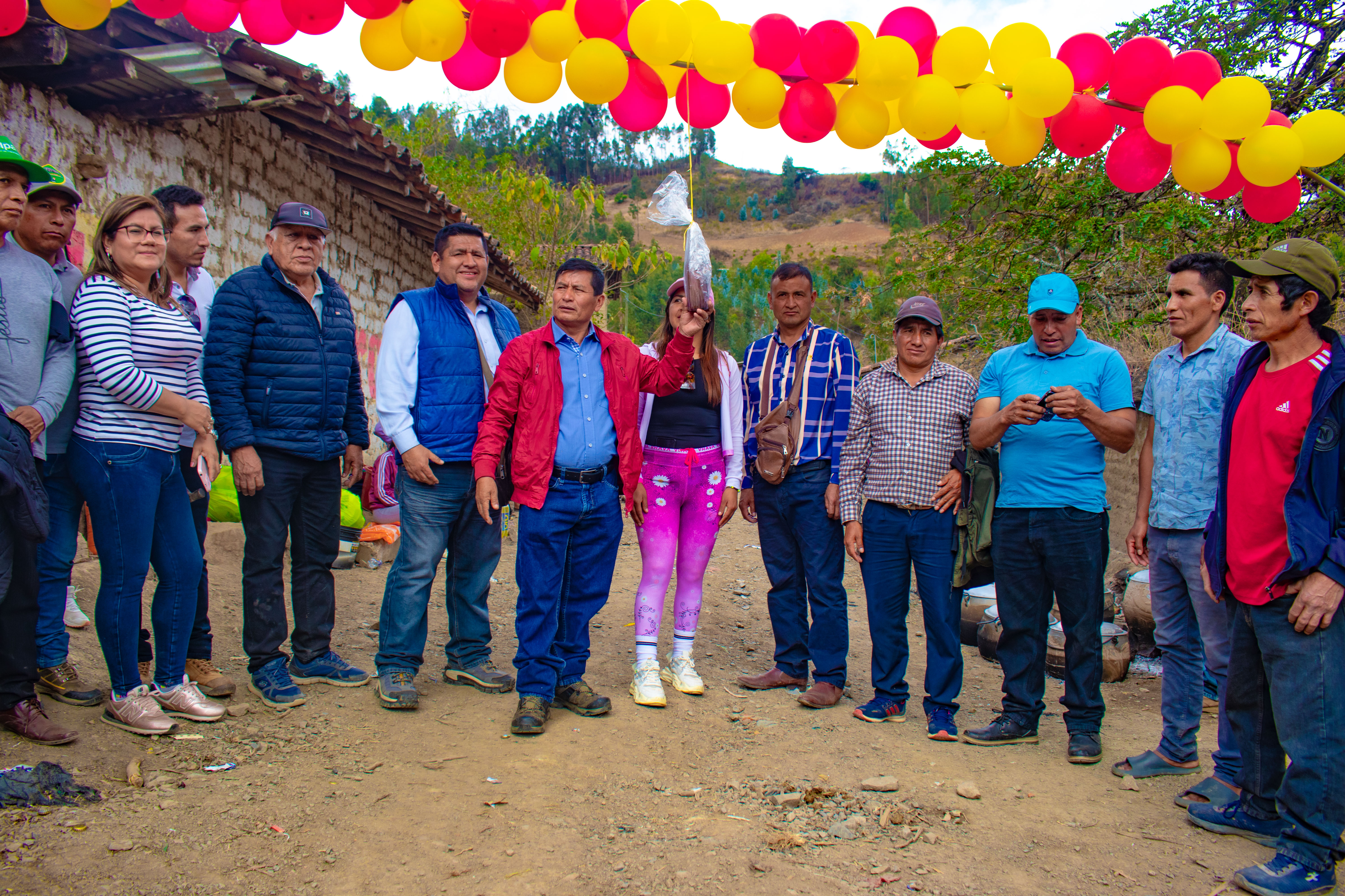Las Trochas Carrozables de Succhacentro a Cholocpampa