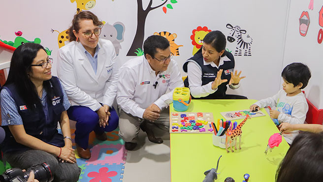 FOTO 2: Diris Lima Centro inaugura Centro de Salud Mental Comunitaria en Surquillo y proyecta atender a más de 100 mil personas