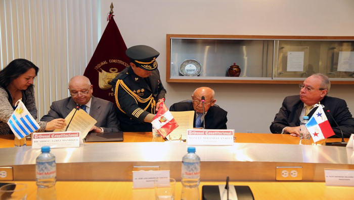 Tribunal Constitucional del Perú firma convenio con Suprema Corte de Justicia de Uruguay e inicia coordinaciones con Corte Suprema Panameña