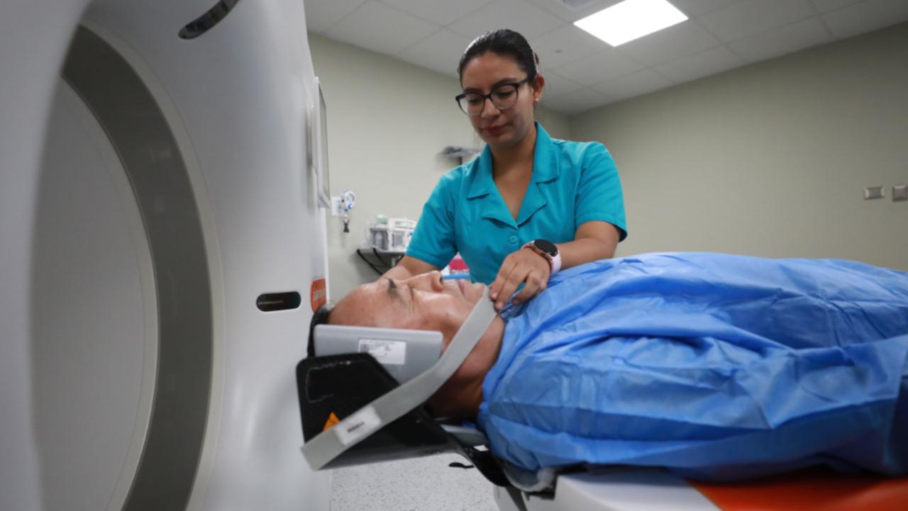 Hospital de Emergencias Villa El Salvador pone en marcha nuevo tomógrafo que beneficiará a más de 2000 pacientes por mes