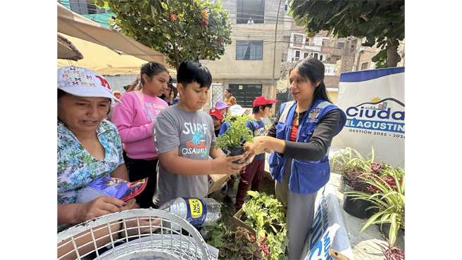 La Municipalidad de El Agustino por encargo de nuestro alcalde Richard Soria, llevó a cabo una exitosa campaña de reciclaje en el A.H. Virgen del Carmen. 🌿✨ Los vecinos participaron trayendo residuos como papel, cartón, botellas y latas, contribuyendo al cuidado del medio ambiente.