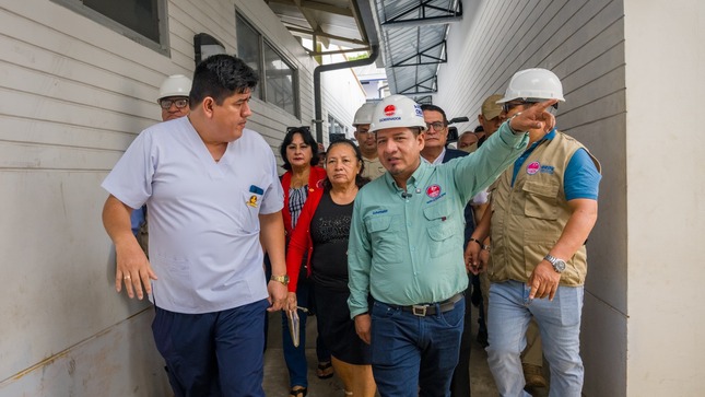 El Gobernador Dr. René Chávez supervisa el 36.21% de avance del Hospital de Apoyo Iquitos.