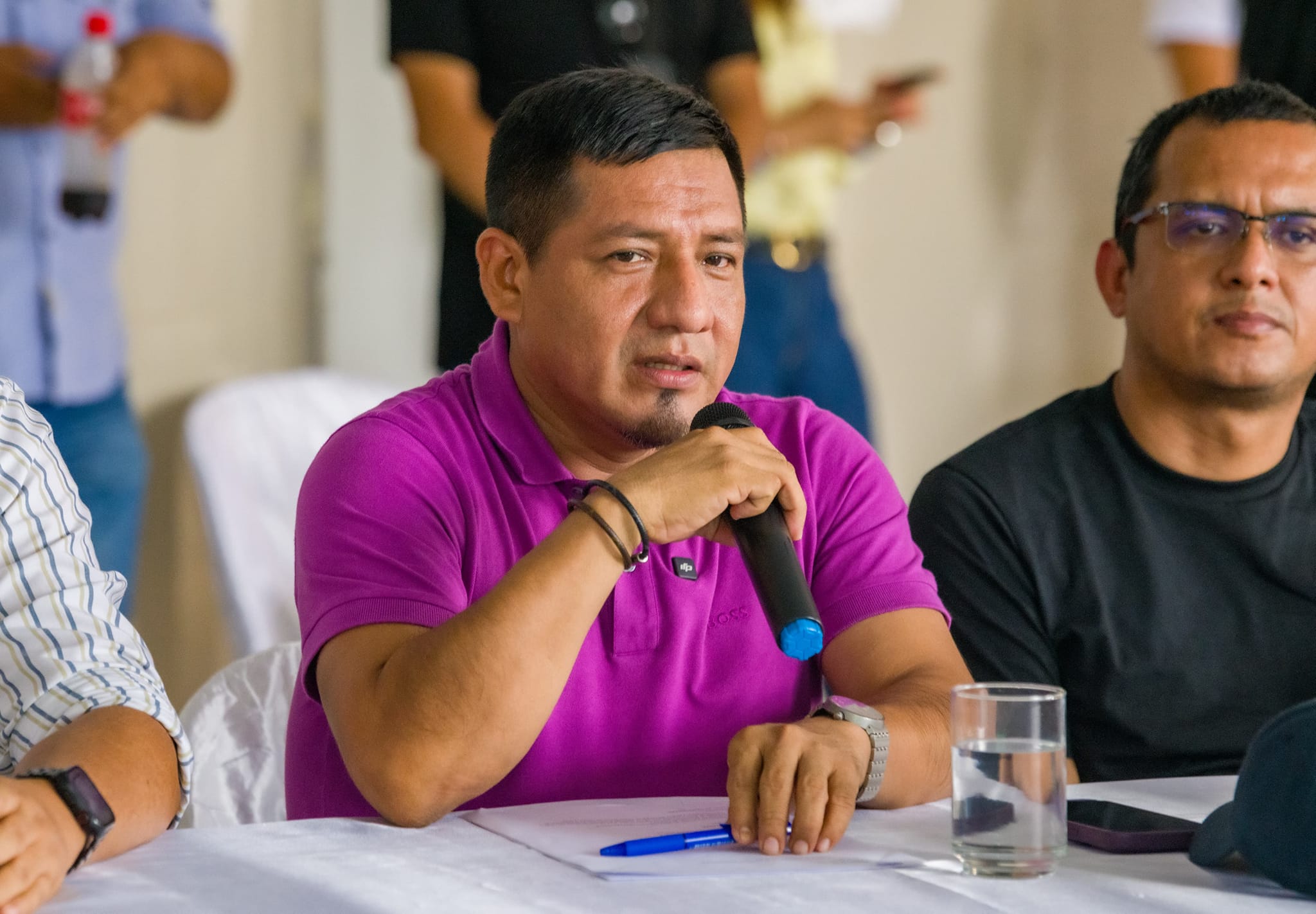 Gobernador René Chávez supervisa los avances en el hospital de apoyo Iquitos.