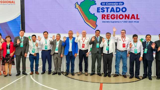 El Gobernador Dr. René Chávez participa en el VI Consejo de Estado Regional en Piura.