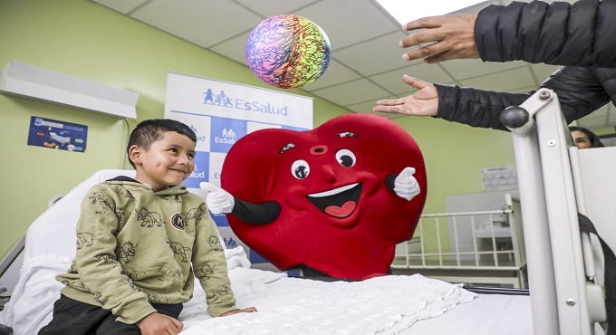 Más de 600 cirugías al corazón en niños y adolescentes realizó INCOR-EsSalud durante el 2024
