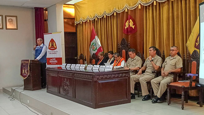 Integrantes de la Plataforma de Defensa Civil de la Provincia del Santa