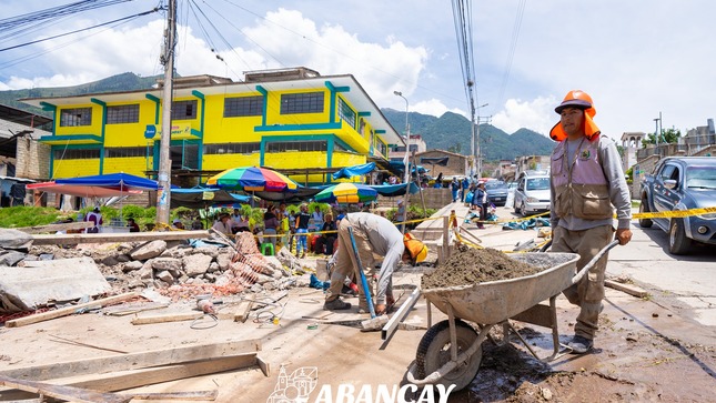 🚧 Municipalidad De Abancay Intensifica Mantenimiento De Vías Para Mejorar Conectividad. 👷‍♂️
