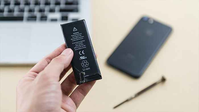 ¿Cómo proteger del sol las baterías de celulares, laptops y otros dispositivos para evitar sobrecalentamiento?
