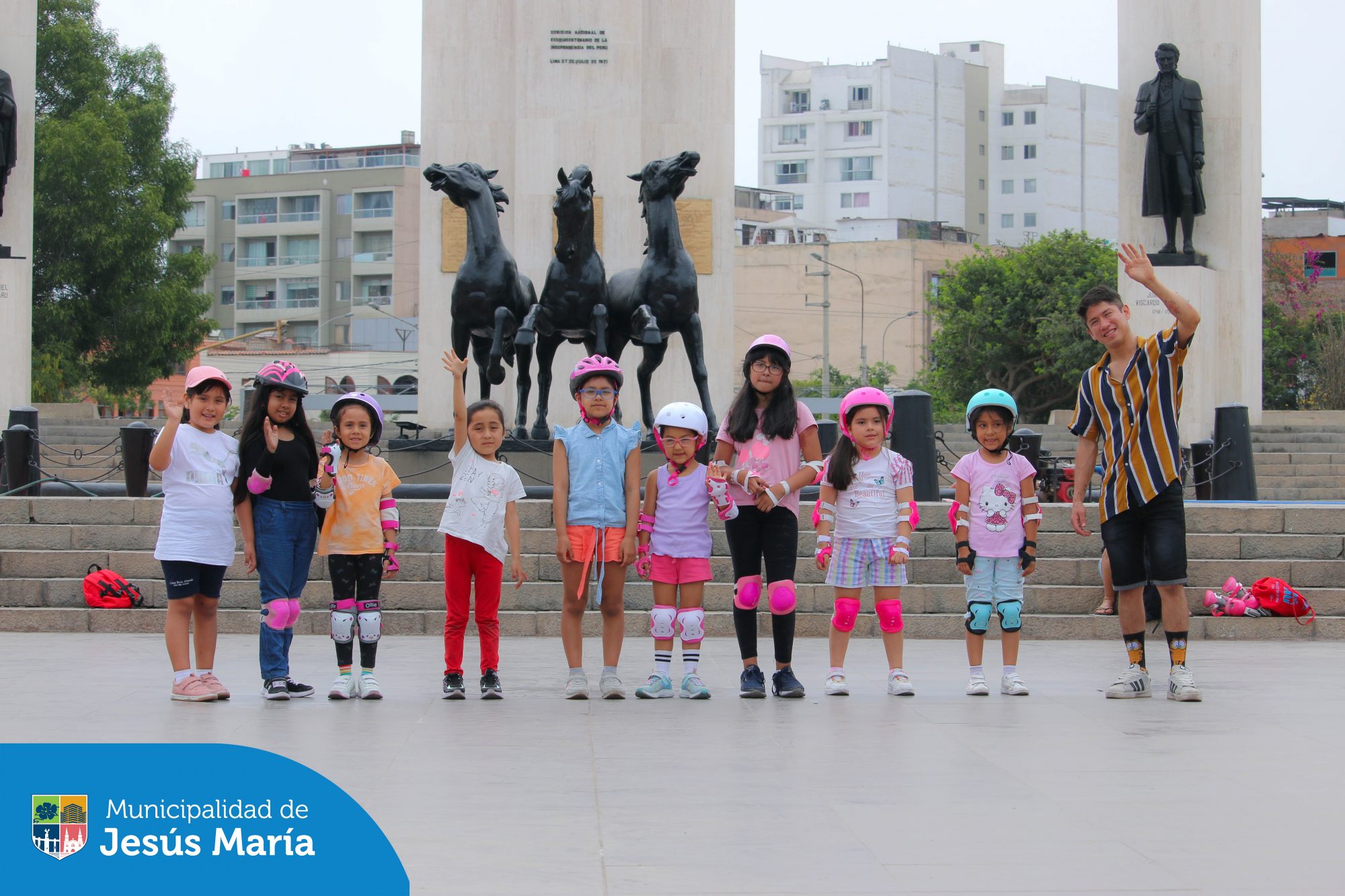 Nuestras futuras patinadoras están brillando en el Taller de Patinaje de las Vacaciones Divertidas 2025. 🎉 ¡Aprenden, se divierten y desarrollan nuevas habilidades!
🎯 ¿Y tú? Aún puedes inscribir a tus pequeños en los talleres disponibles. Consulta la lista completa aquí: 👉 bit.ly/4a5d7su
🌟 ¡No dejes que se pierdan esta increíble experiencia!