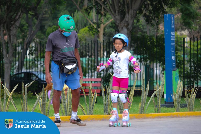 Nuestras futuras patinadoras están brillando en el Taller de Patinaje de las Vacaciones Divertidas 2025. 🎉 ¡Aprenden, se divierten y desarrollan nuevas habilidades!
🎯 ¿Y tú? Aún puedes inscribir a tus pequeños en los talleres disponibles. Consulta la lista completa aquí: 👉 bit.ly/4a5d7su
🌟 ¡No dejes que se pierdan esta increíble experiencia!