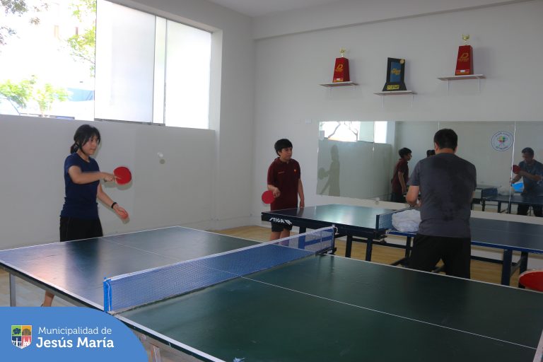 Nuestros pequeños jesusmarianos desarrollan sus habilidades en el Taller de tenis en mesa.
☝️ Revisa la lista completa de talleres aquí bit.ly/4a5d7suhttp://bit.ly/4a5d7su.