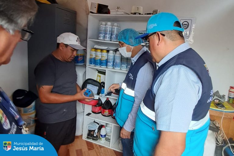 Nuestro compromiso con la salud de los jesusmarianos continúa. 💪✨ La Subgerencia de Salud y Bienestar Social inspecciona las piscinas públicas y privadas del distrito para asegurar el cumplimiento de las disposiciones sanitarias y de bioseguridad.
Estas acciones garantizan espacios seguros y óptimos para el disfrute de vecinos y visitantes. ¡Porque cuidar de ti es nuestra prioridad!