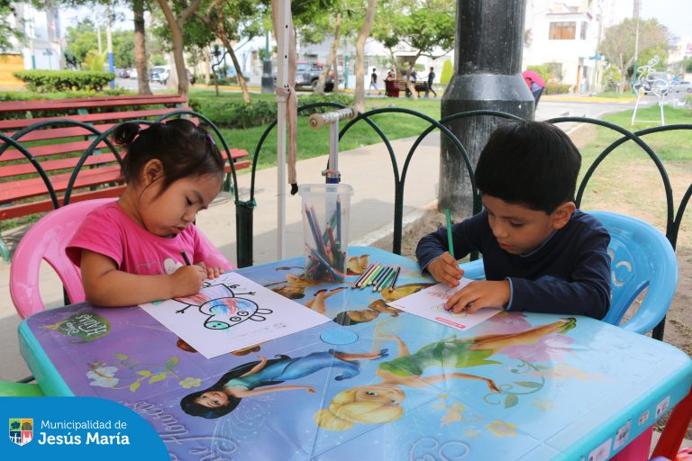Nuestros niños jesusmarianos se divirtieron en la gran actividad Lectura en tu Parque. 🌳 Gracias a todos los padres por sumarse a esta hermosa iniciativa. 🙌
👉 La próxima cita es el martes 14 en el Parque Eduardo de Habich. ¡Los esperamos para más aventuras juntos!