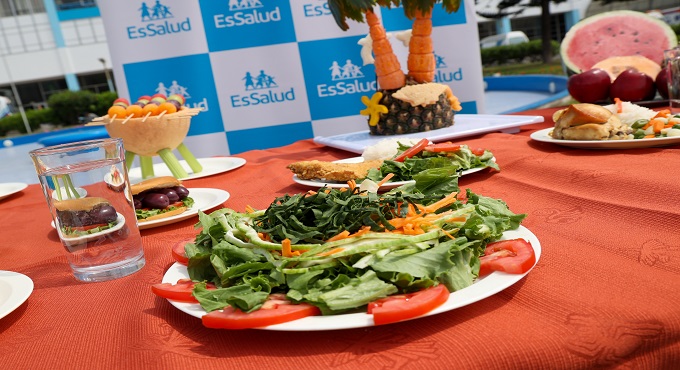 EsSalud: Reglas de oro para proteger a los niños del golpe de calor durante las vacaciones