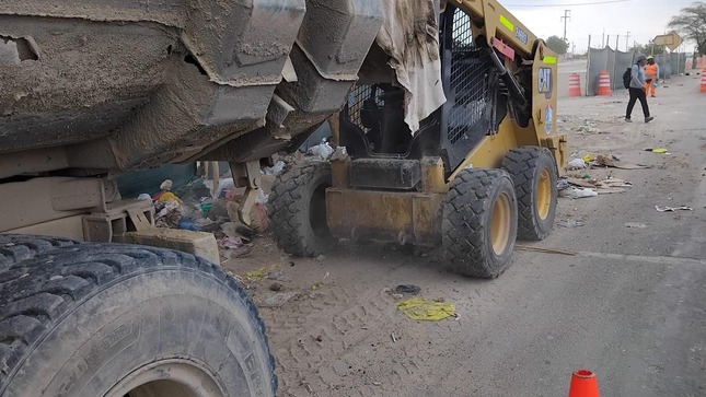 Municipalidad de Sullana Intensifica Operativos de Limpieza en Carretera Sullana-Paita

