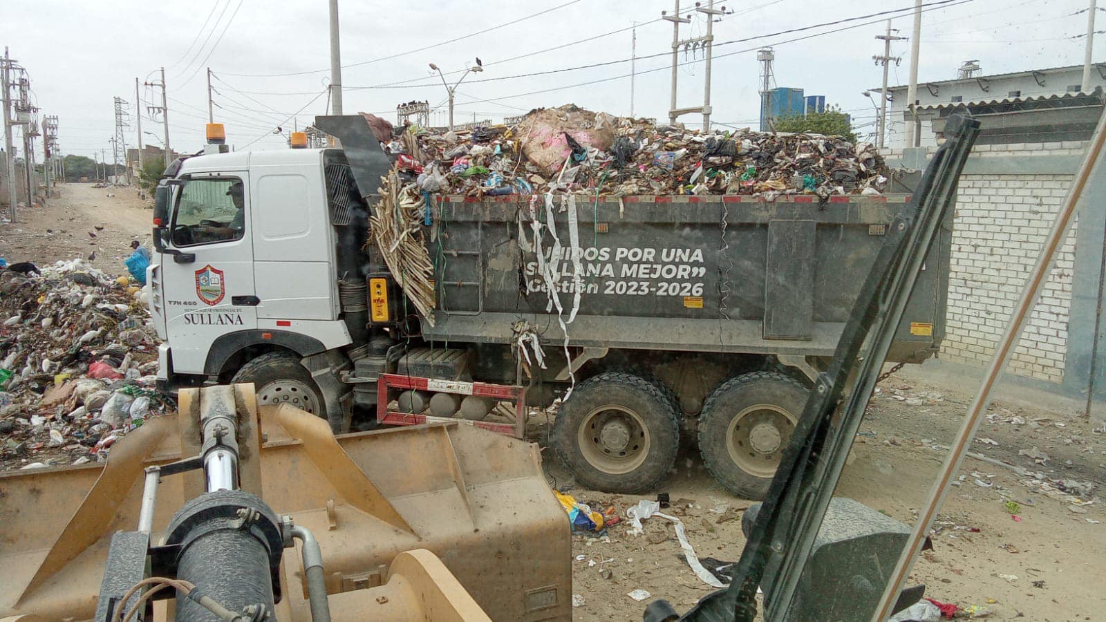 Municipalidad de Sullana Retira Toneladas de Residuos y Limpia Puntos Críticos de la Ciudad