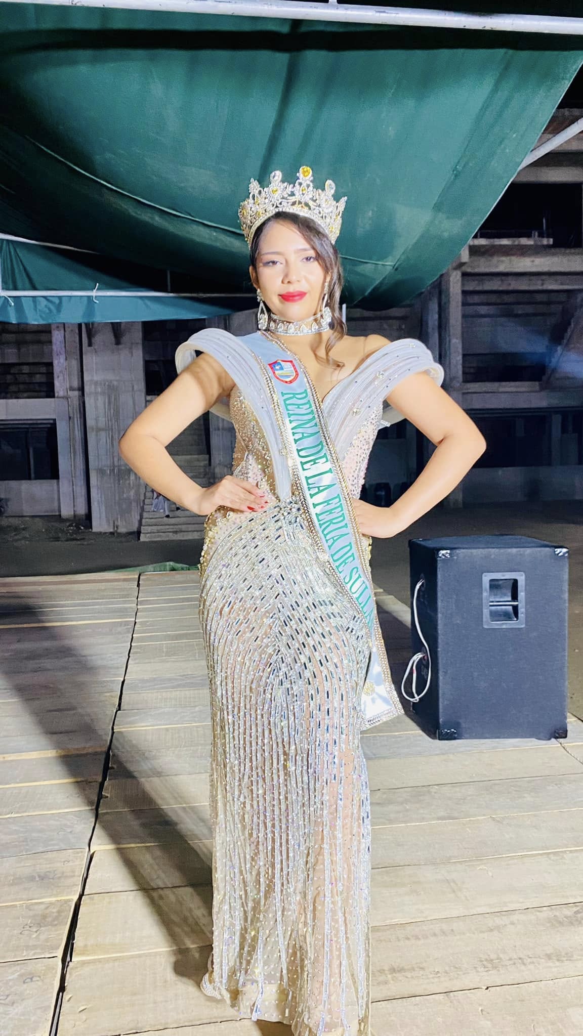 Fabiana Jiménez es Coronada como Miss Feria Navideña 2024