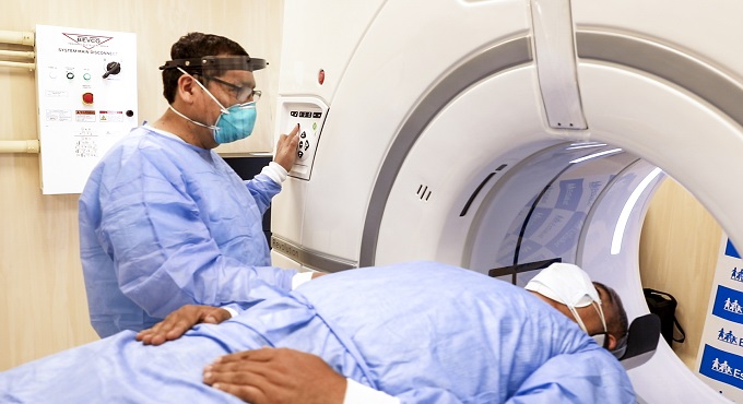 EsSalud invierte S/ 600 millones en equipamiento de última generación para fortalecer hospitales en 2025