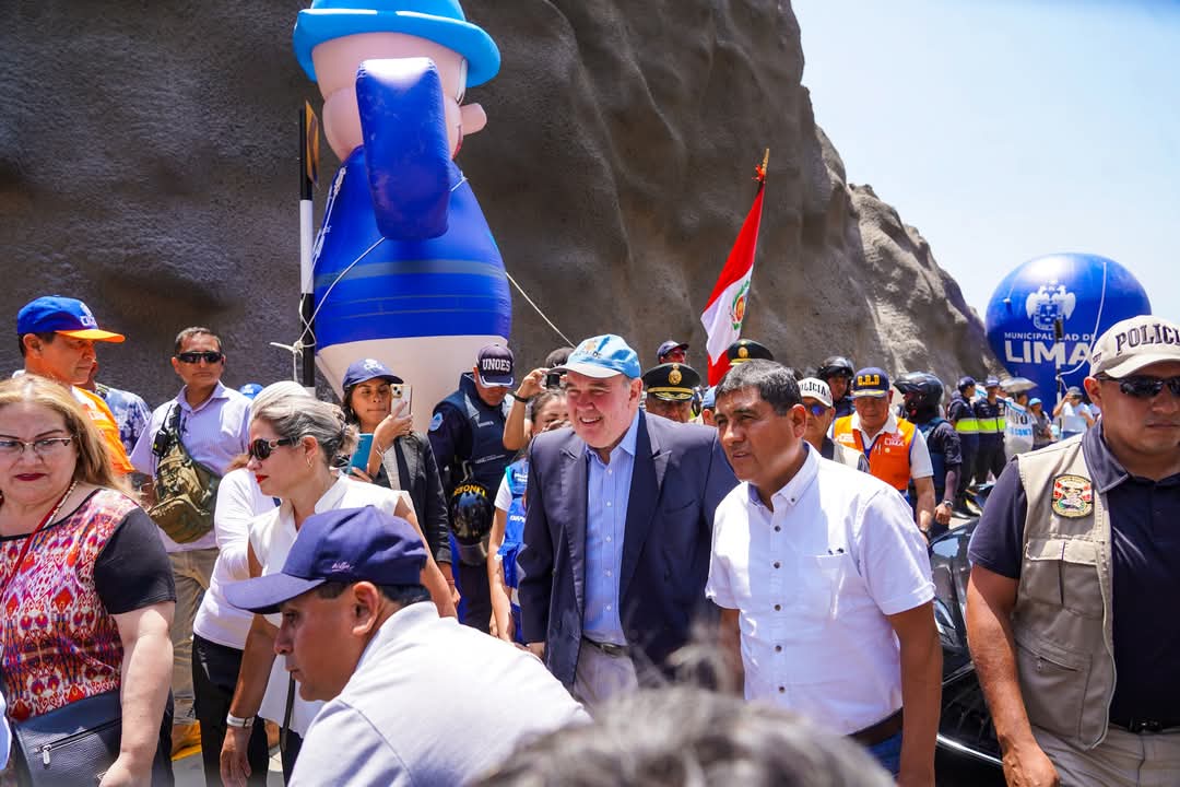 renovación de los túneles Santa Rosa y San Martín que une a nuestro distrito con San Juan de Lurigancho, Cercado de Lima y otros distritos aledaños. 