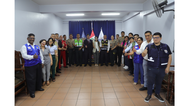 En la reunión, se realizó la instalación y juramentación de los nuevos integrantes del CODISEC 2025, se dio inicio a la ejecución de la matriz de Actividades estratégicas  del Plan de Acción Distrital de seguridad ciudadana de El Agustino - 2025 2027, y se aprobaron las actas relacionadas con las actividades y objetivos estratégicos del trimestre. También se presentó el informe de las acciones desarrolladas en el último trimestre de 2024.
La sesión reunió a autoridades distritales, representantes de la Policía Nacional, comisarios y líderes comunitarios, quienes reafirmaron su compromiso de trabajar en conjunto por la seguridad y el bienestar de todos los vecinos. ¡Seguimos avanzando hacia un distrito más seguro! 
